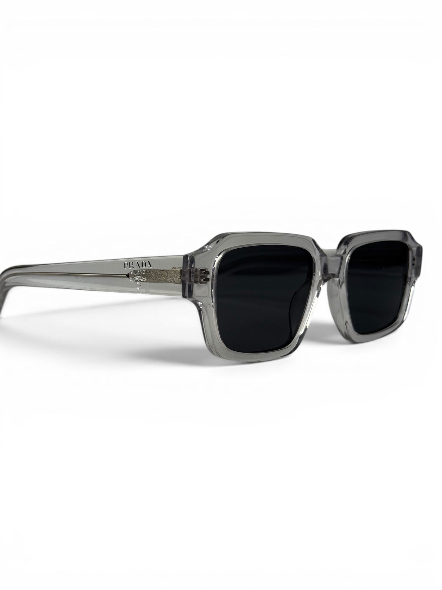 Prada SPR 02Z U43-0A9