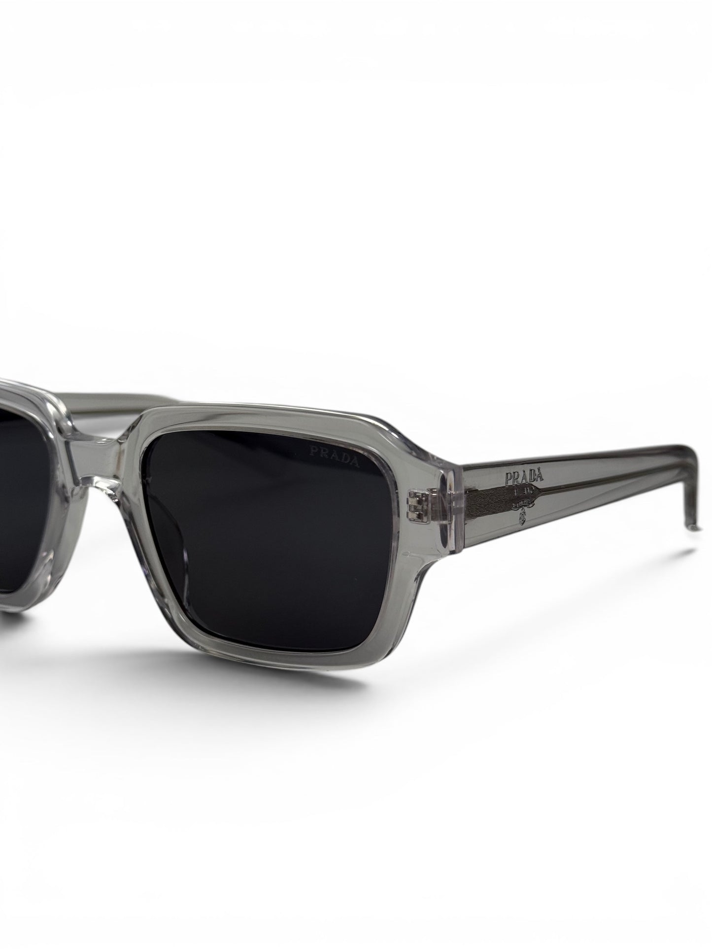 Prada SPR 02Z U43-0A9