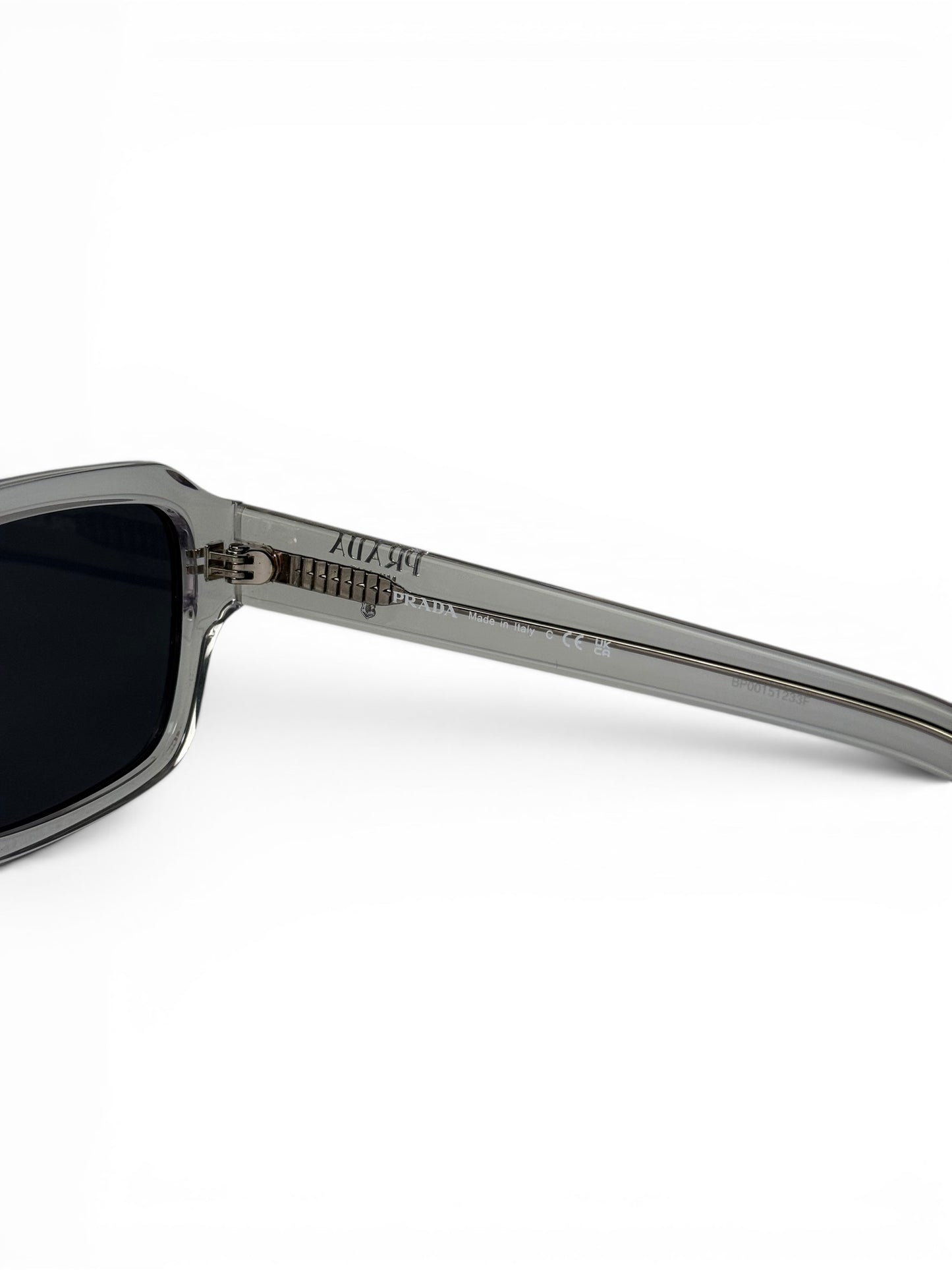 Prada SPR 02Z U43-0A9