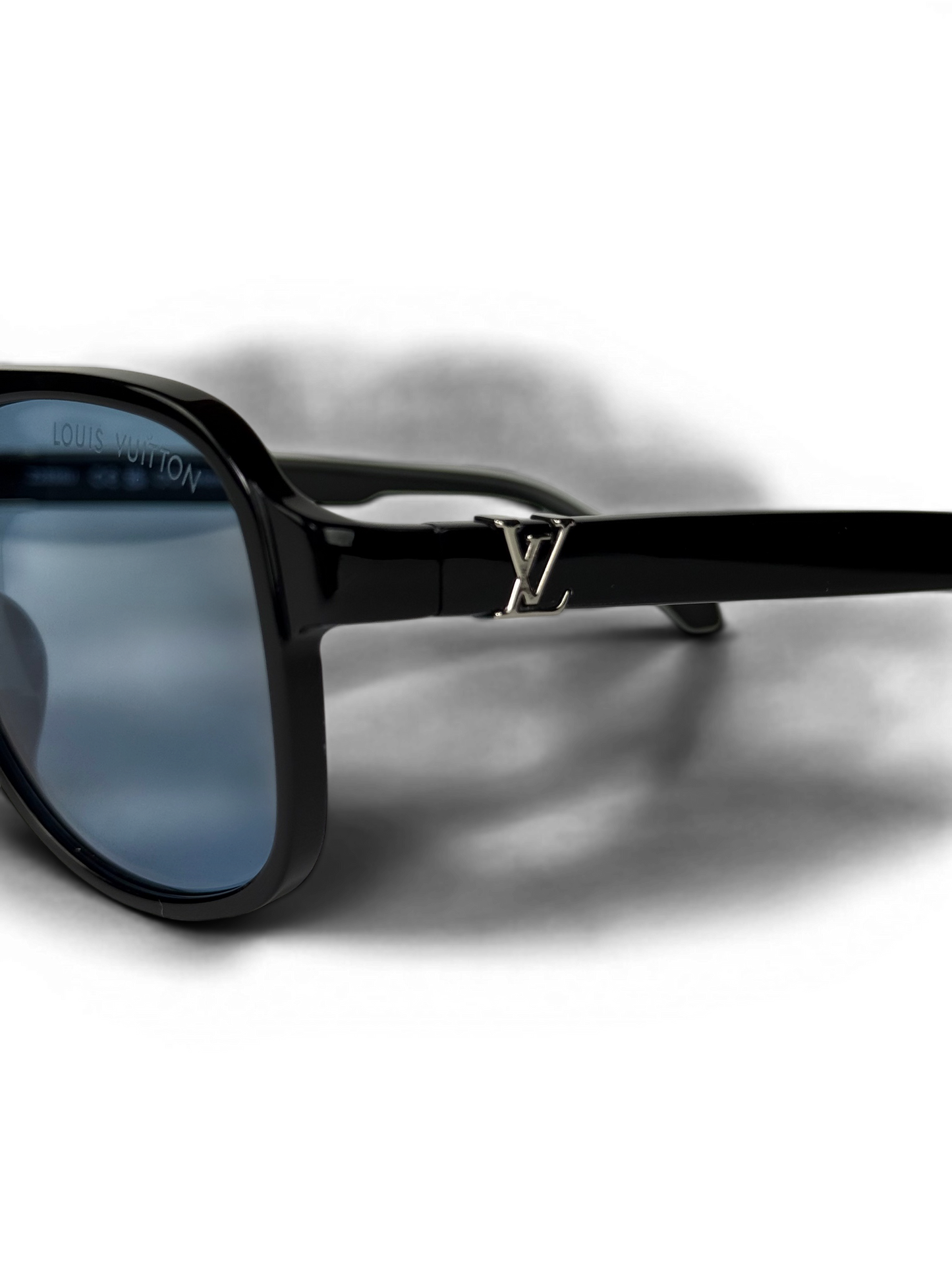 Louis Vuitton Z2898U